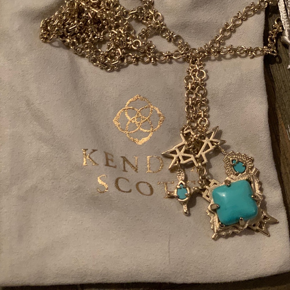 Kendra Scott necklace